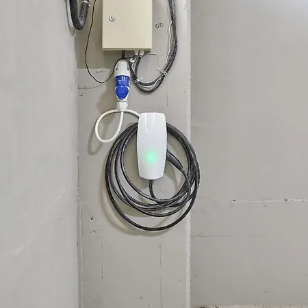 Absolute Sea View - Infinity Pool&spa&ev Friendly Apartment Mamaia