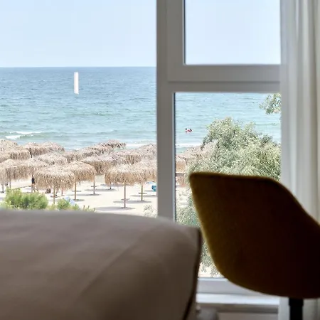 公寓 Absolute Sea View - Infinity Pool&spa&ev Friendly 马马亚