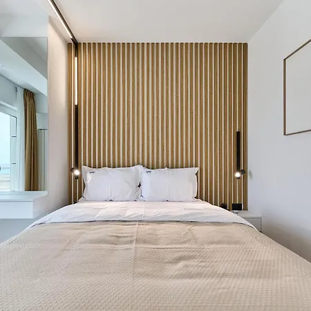 Absolute Sea View - Infinity Pool&spa&ev Friendly Apartment Mamaia