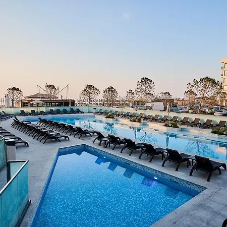 Absolute Sea View - Infinity Pool&spa&ev Friendly Apartment