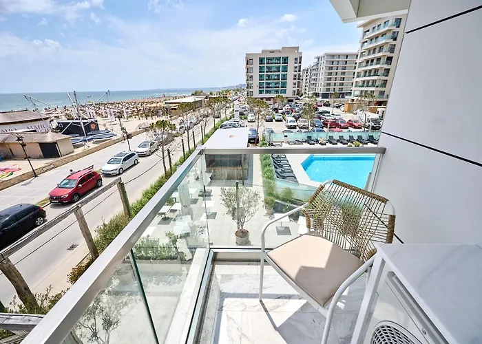 Absolute Sea View - Infinity Pool&spa&ev Friendly Apartment Mamaia